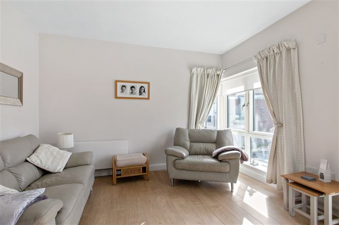 54 Woodbank, Shankill, Dublin 18
