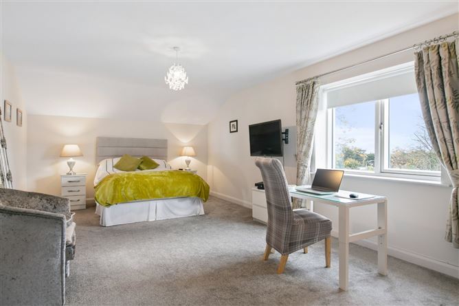 54 Woodbank, Shankill, Dublin 18