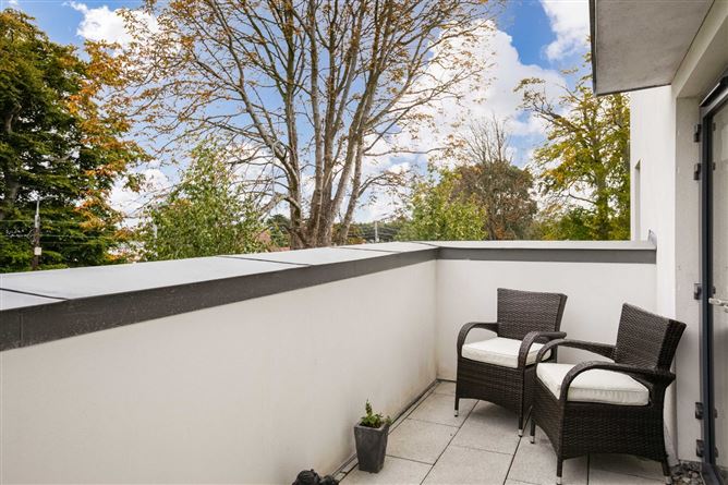 54 Woodbank, Shankill, Dublin 18