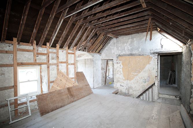 Stone Farmhouse on 1 acre, The Viaduct, Borris, Carlow