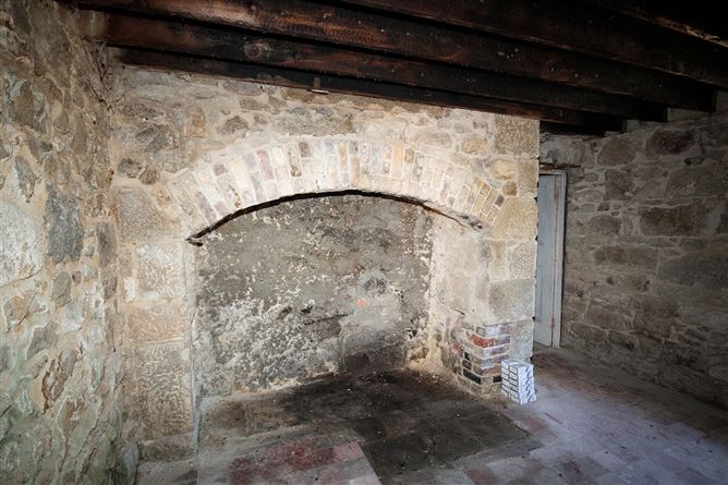 Stone Farmhouse on 1 acre, The Viaduct, Borris, Carlow