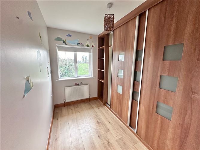 33 The Meadows, Smithboro