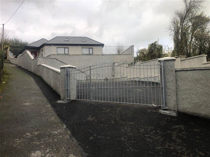 The Boreen, Ardfinnan, County Tipperary