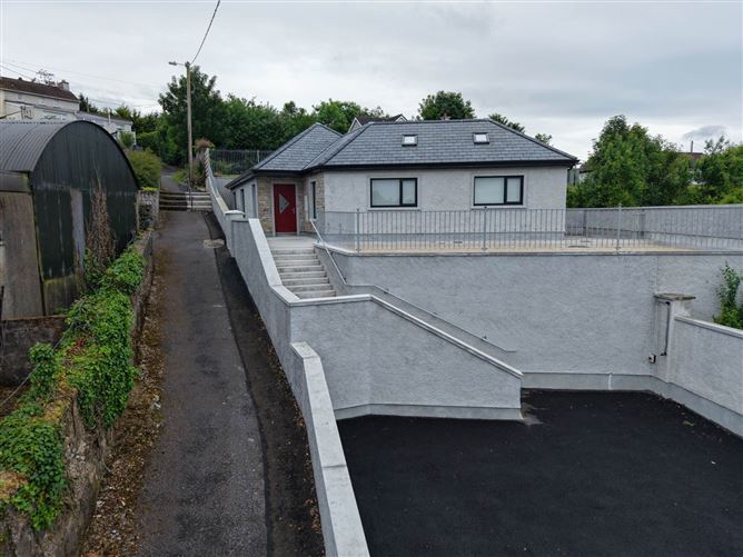 The Boreen, Ardfinnan, County Tipperary