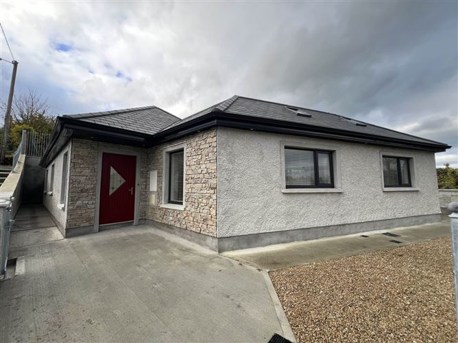 The Boreen, Ardfinnan, County Tipperary