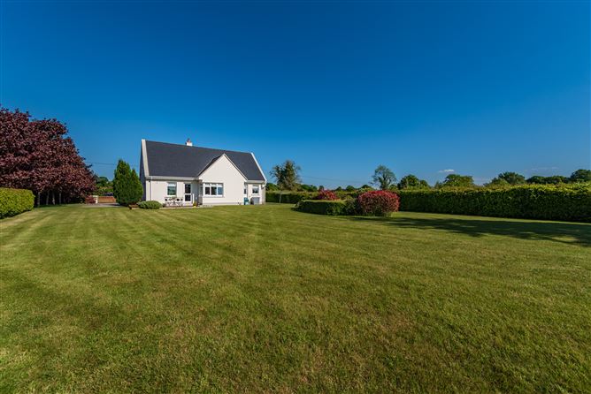 Martinstown on c. 0.41 Acre, Curragh, Kildare