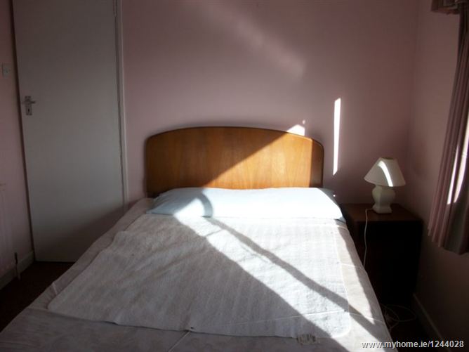 Photo 5 of 17 — 27 Shanowen Avenue, Santry, Dublin 9