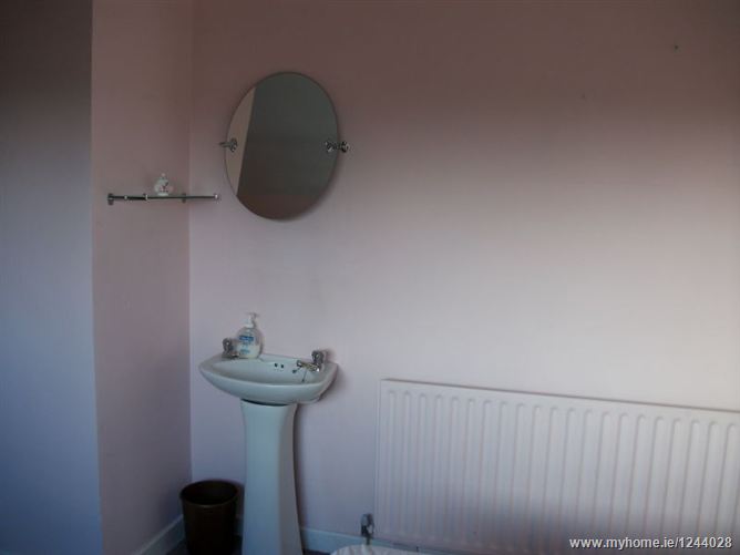 Photo 7 of 17 — 27 Shanowen Avenue, Santry, Dublin 9