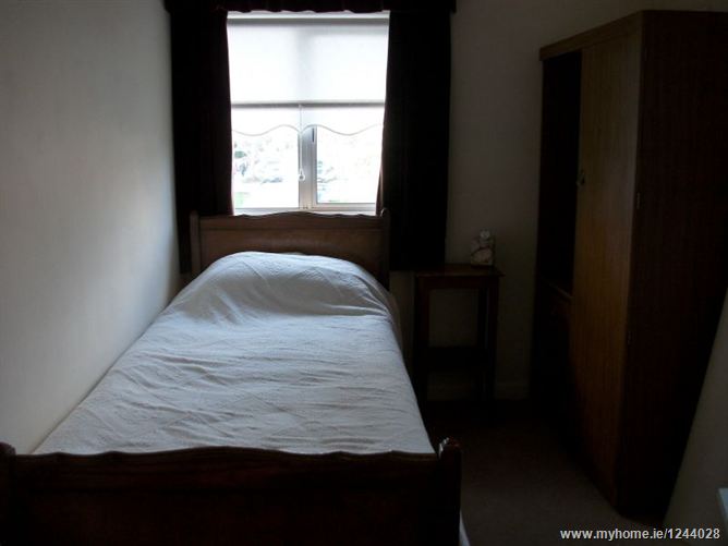 Photo 8 of 17 — 27 Shanowen Avenue, Santry, Dublin 9