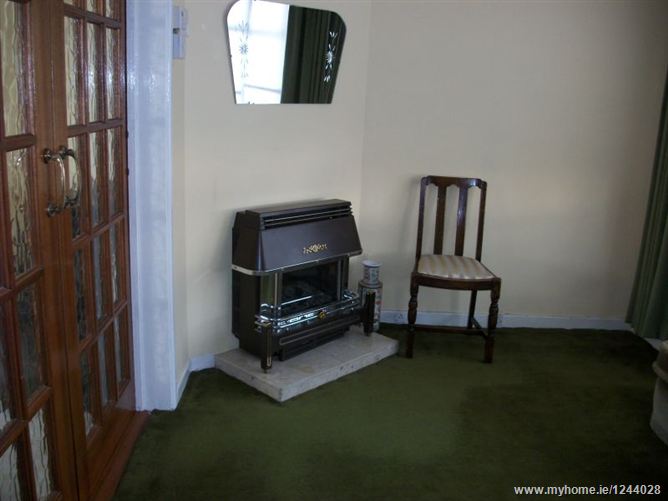 Photo 12 of 17 — 27 Shanowen Avenue, Santry, Dublin 9