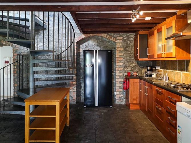4 Bed in Tulla,Tulla,  Clare