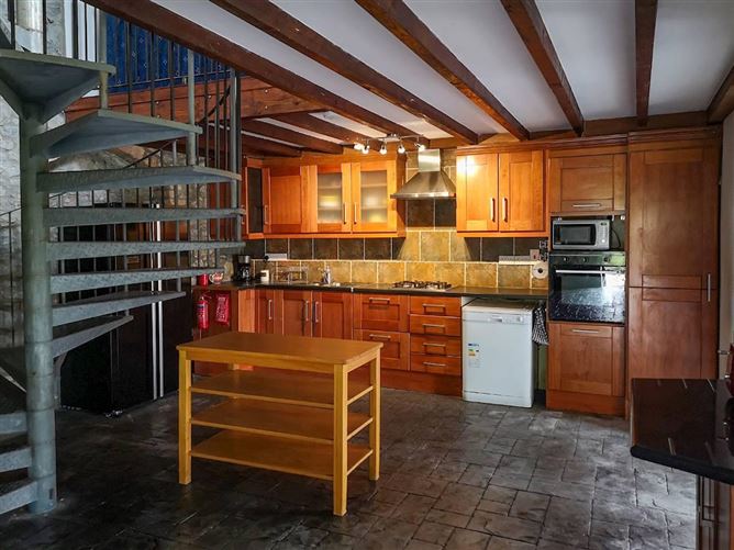 4 Bed in Tulla,Tulla,  Clare
