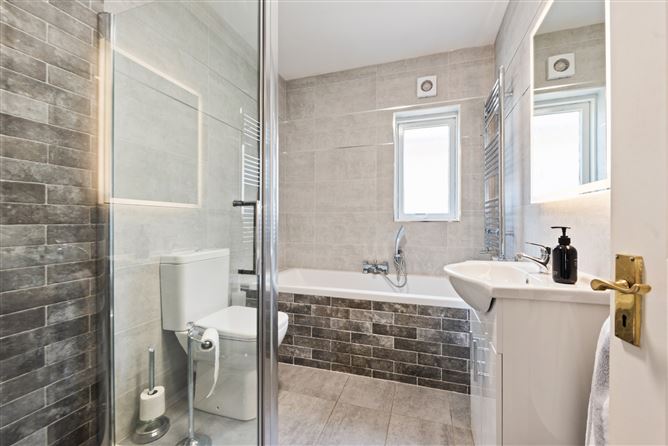 73 Templeroan Park, Knocklyon, Dublin 16