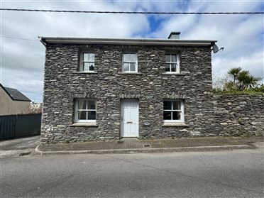 Image for Ref 1100 - Ahalard House, The Old Road, Caherciveen, Kerry