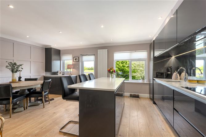 https://photos-a.propertyimages.ie/media/8/2/1/4929128/fe7f4ae1-65c1-4315-afa8-caad0fee1b1f_l.jpg