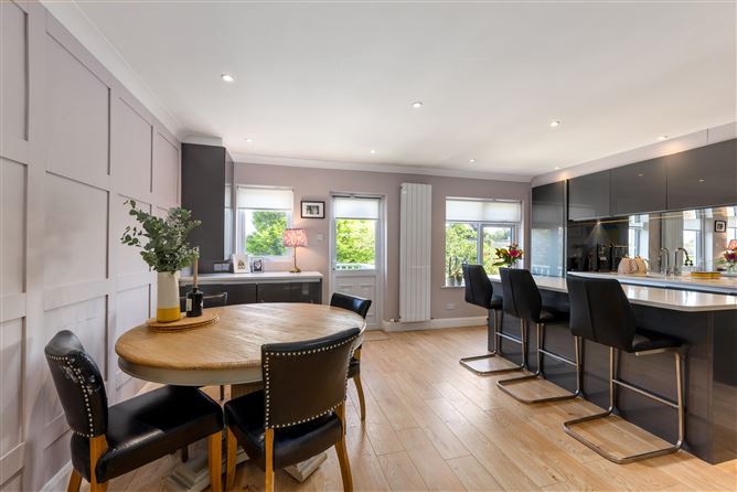 https://photos-a.propertyimages.ie/media/8/2/1/4929128/fe7f4ae1-65c1-4315-afa8-caad0fee1b1f_l.jpg