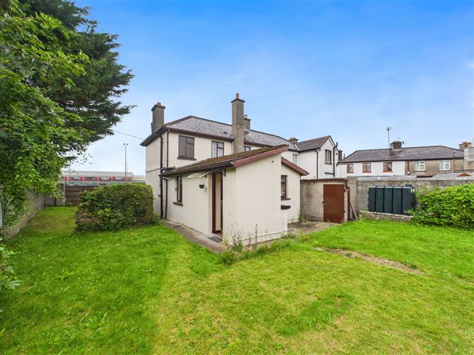 111 St. Josephs Park, Nenagh, Co. Tipperary