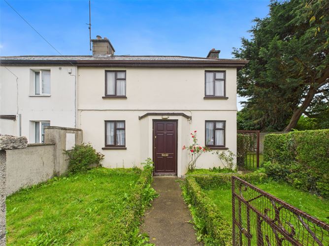 111 St. Josephs Park, Nenagh, Co. Tipperary