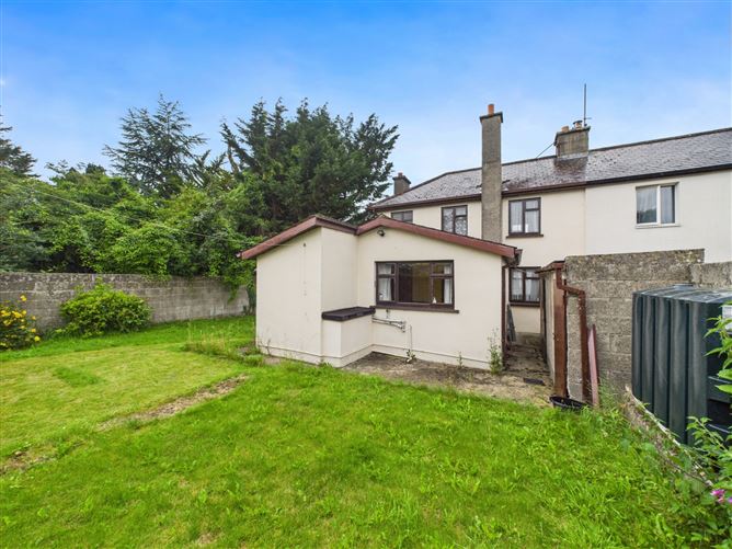 111 St. Josephs Park, Nenagh, Co. Tipperary