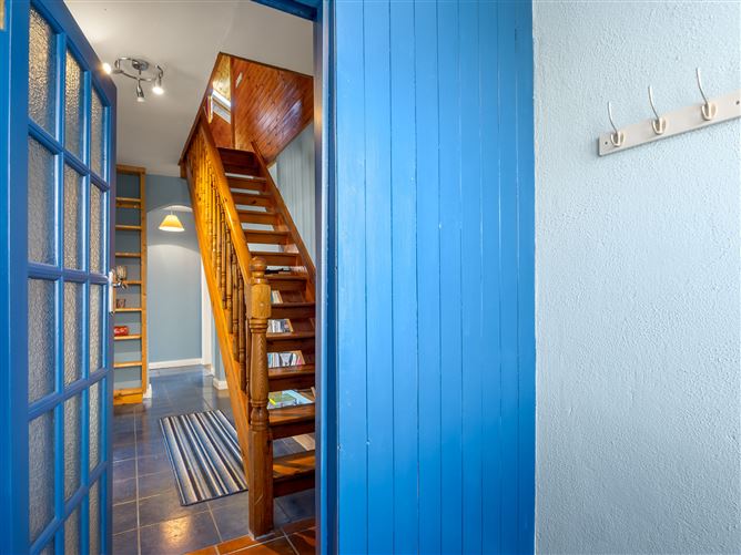 Hughs Cottage Sea Lake Views to Steal Your Heart,H71WP73, Cleggan, Galway