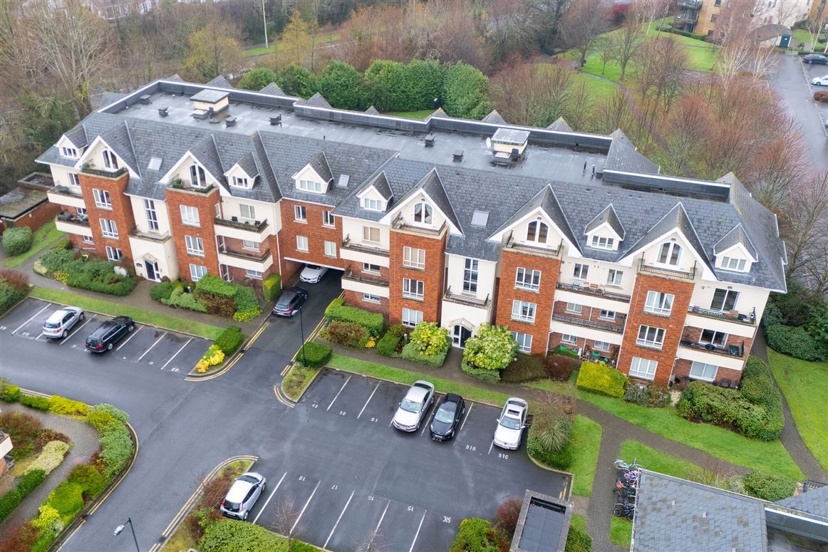 38 Ballintyre Grove, Ballinteer,   Dublin 16