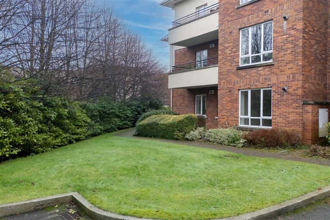 38 Ballintyre Grove, Ballinteer,   Dublin 16