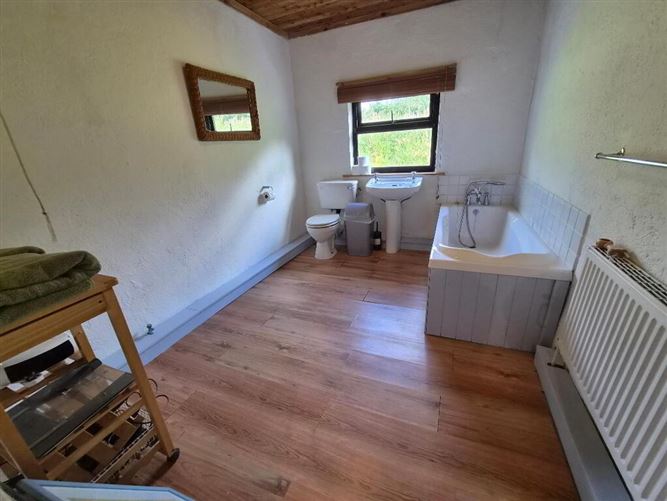 Photo 15 of 34 — Corgar Cottage, Gorvagh, Carrick-On-Shannon, Leitrim
