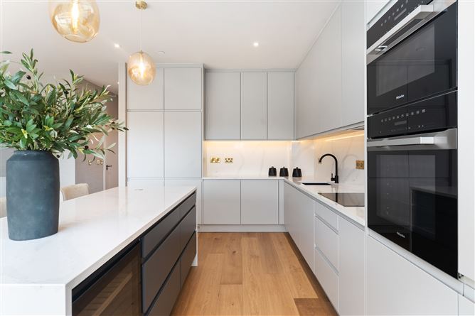 8 Woodlands Grove, Blackrock, Dublin