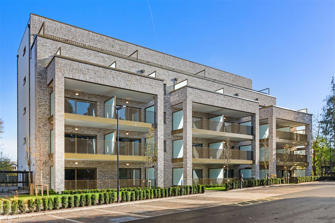 8 Woodlands Grove, Blackrock, Dublin