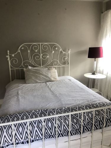 Double room for one female, Co. Cork