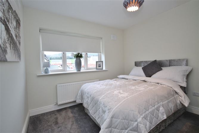 10 Dodderbrook Park, Ballycullen, D24