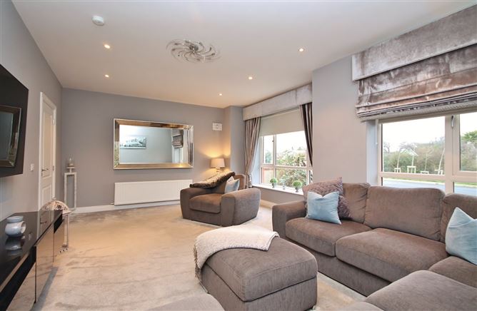 10 Dodderbrook Park, Ballycullen, D24
