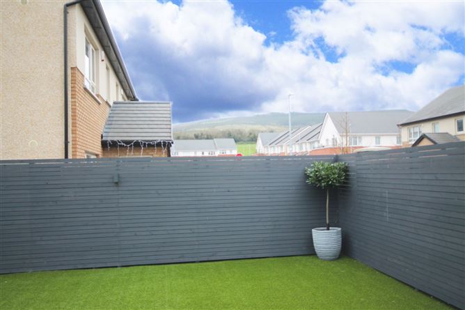 10 Dodderbrook Park, Ballycullen, D24