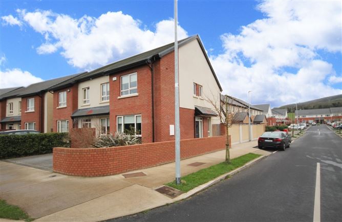 10 Dodderbrook Park, Ballycullen, D24