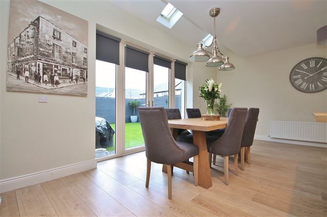 10 Dodderbrook Park, Ballycullen, D24