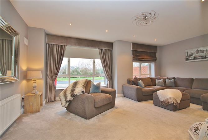 10 Dodderbrook Park, Ballycullen, D24