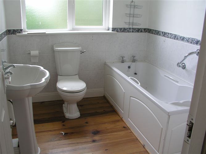 2 Mooreville Estate, Rathdowney, Laois