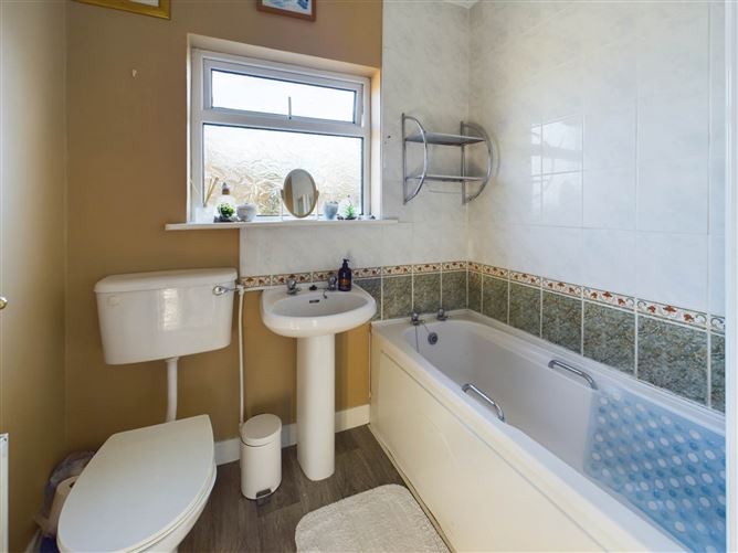 27 Oak Lawns, Athy, County Kildare