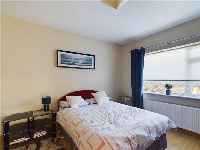 27 Oak Lawns, Athy, County Kildare