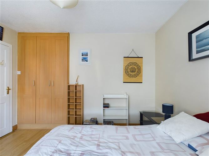 27 Oak Lawns, Athy, County Kildare