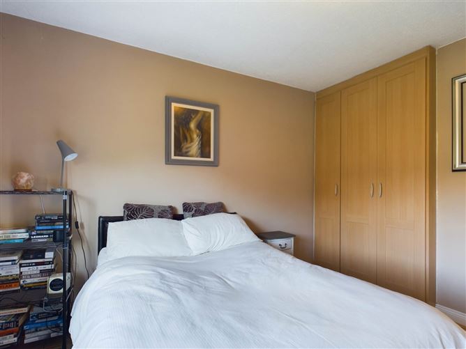 27 Oak Lawns, Athy, County Kildare
