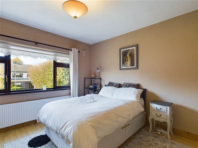 27 Oak Lawns, Athy, County Kildare