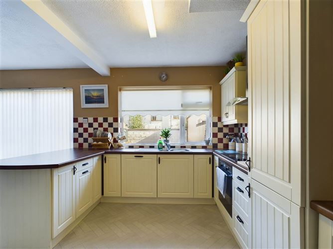 27 Oak Lawns, Athy, County Kildare