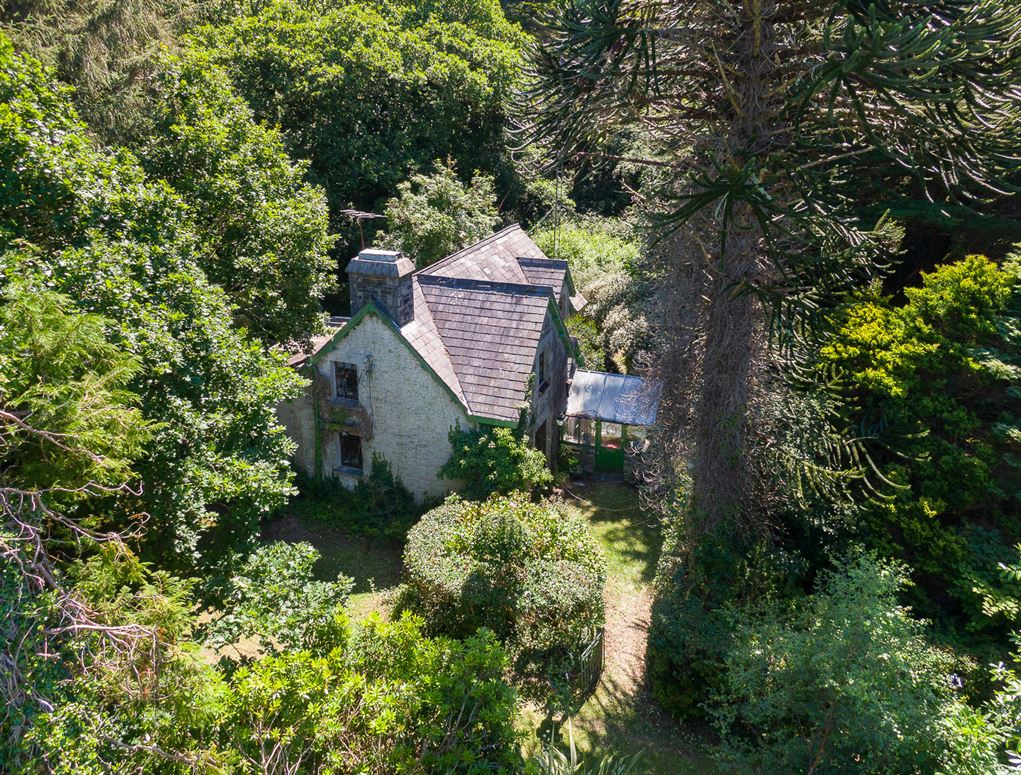 The Old School Master’s House, Derrylough, Tuosist, Kenmare, Co. Kerry The Old School Master’s House, Derrylough, Tuosist, Kenmare, Co. Kerry