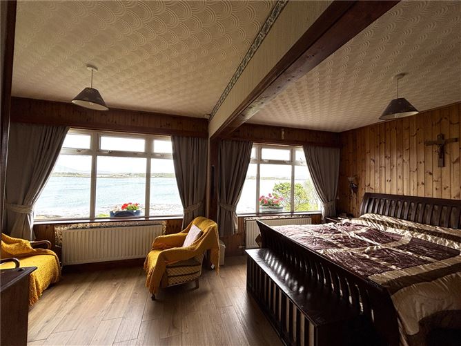 Heather Glen House, Letterdife, Roundstone, Connemara, Co. Galway