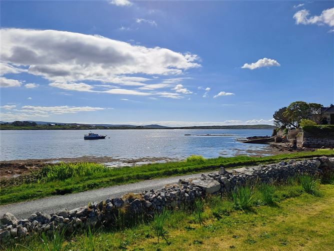 Heather Glen House, Letterdife, Roundstone, Connemara, Co. Galway