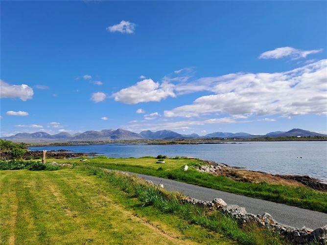 Heather Glen House, Letterdife, Roundstone, Connemara, Co. Galway