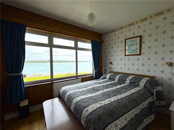 Heather Glen House, Letterdife, Roundstone, Connemara, Co. Galway