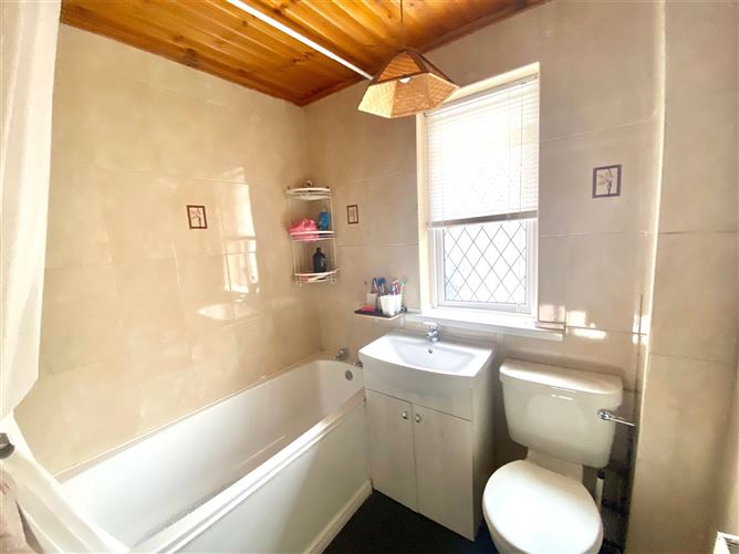 63 Mullaghmatt, Monaghan.