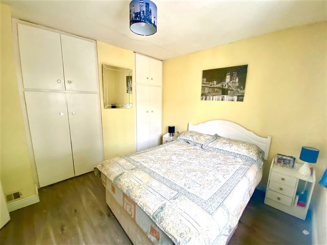 63 Mullaghmatt, Monaghan.